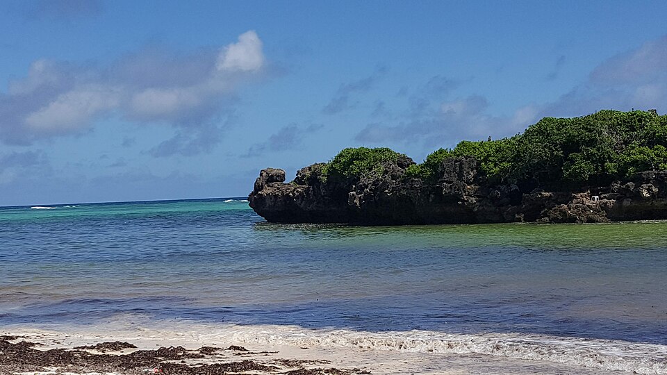 Beach and rocky islets at Watamu